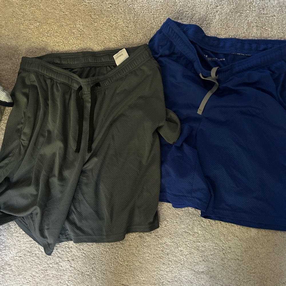 Under Armour shorts heatgear men’s large
